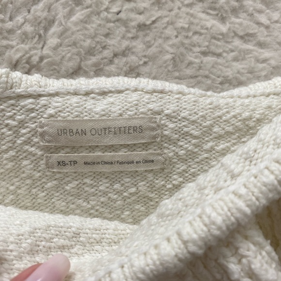 Ivory one shoulder crop top Urban Outfitters - Picture 3 of 4